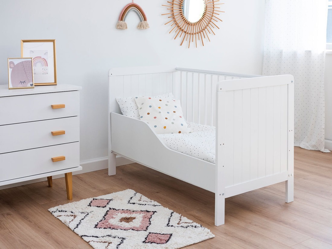 Lettino per bambini Baby Magic in legno di pino 60x120, bianco