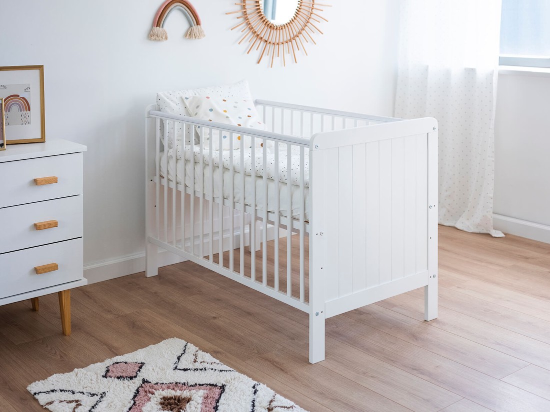 Lettino per bambini Baby Magic in legno di pino 60x120, bianco