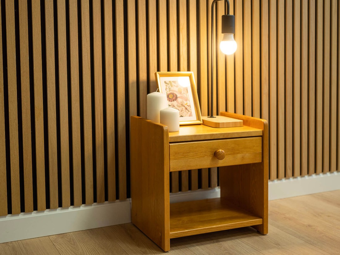 Comodino in legno WIKI, colore ontano