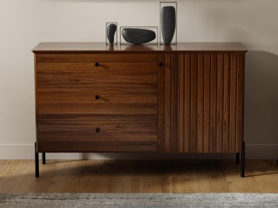 Cassettiera Lamelo in legno di faggio  larghezza 143 cm, noce scuro