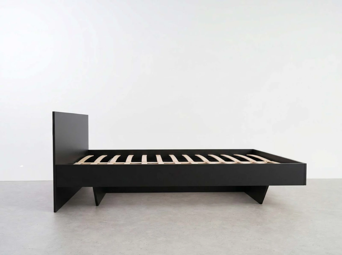 Letto levitante 120x200 nero DM2 realizzato con pannello per mobili