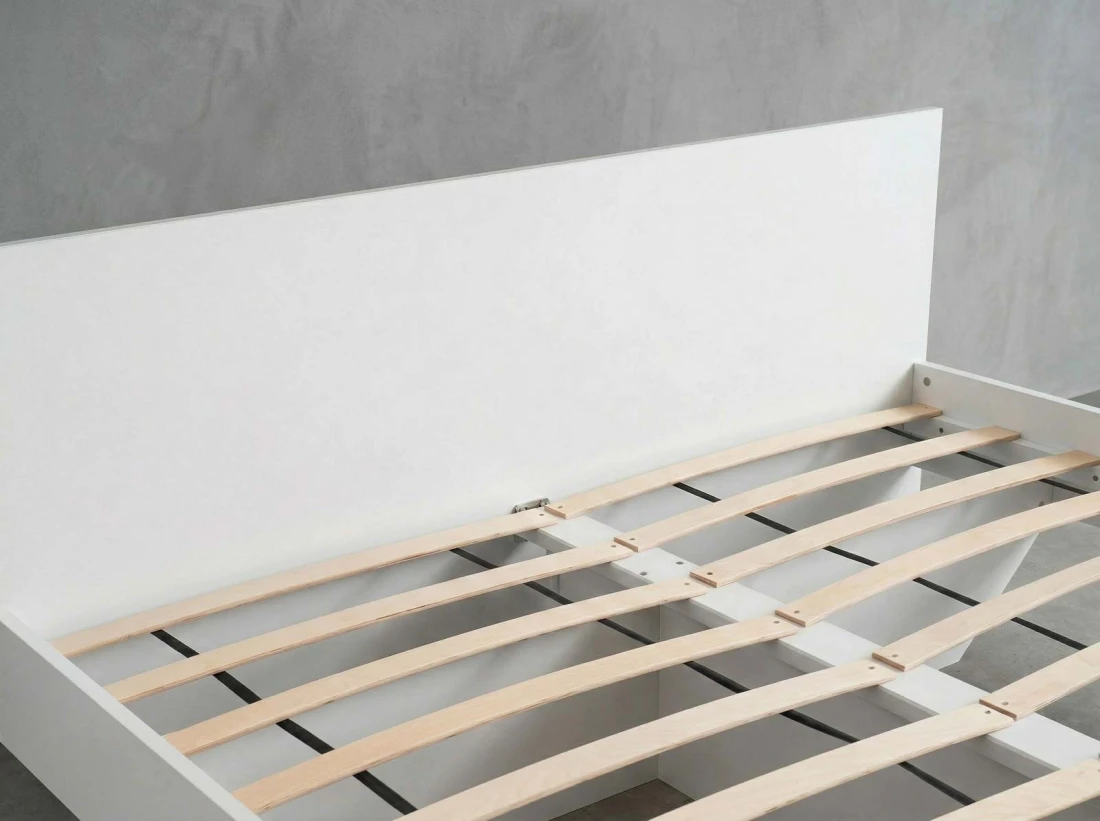 Letto levitante 180x200 bianco DM2 realizzato con pannello per mobili