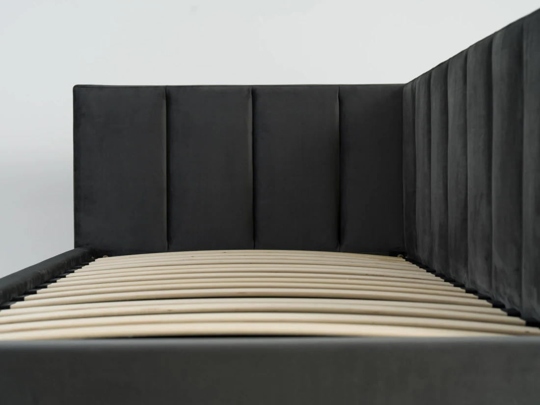 Divano letto a due posti 90x200 con struttura Dan Bluvel 18