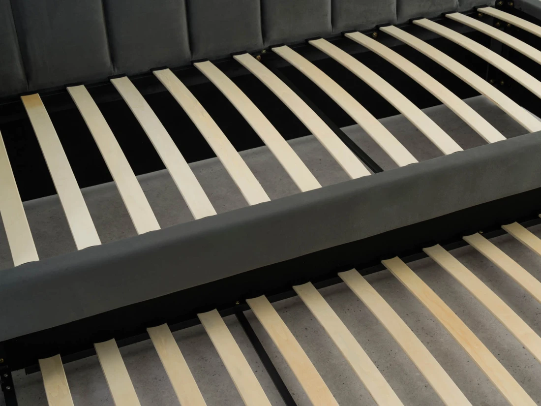 Divano letto a due posti 90x200 con struttura Dan Bluvel 18