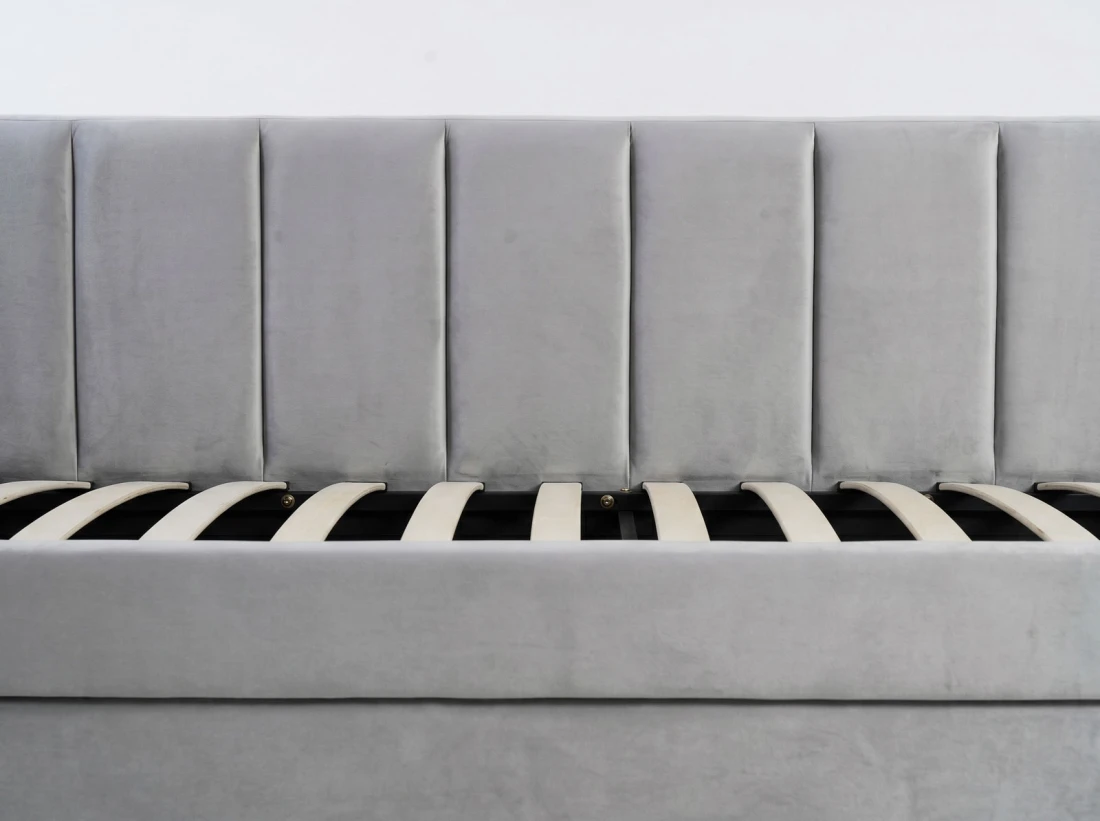 Divano letto a due posti 90x200 con struttura Dan Bluvel 03